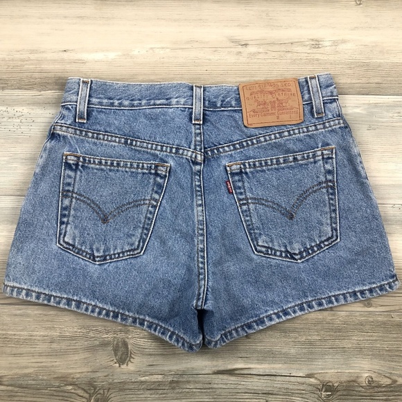 classic levi shorts